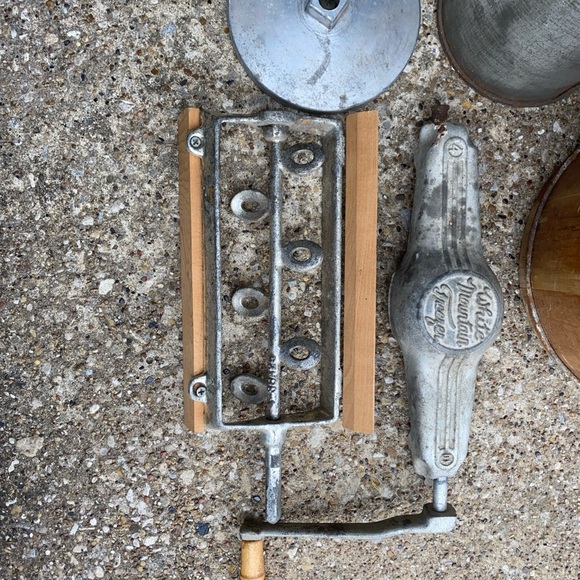Vintage White Mountain Wooden Ice Cream Maker with Silver Accents - Picture 2 of 14